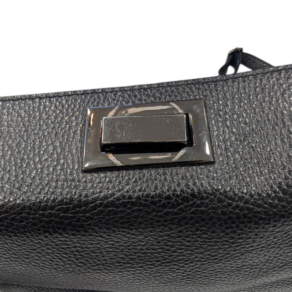 Viola Castellani Italian grain leather crossbody bag W 3 Inside pockets. 11X7x5 - Picture 9 of 16
